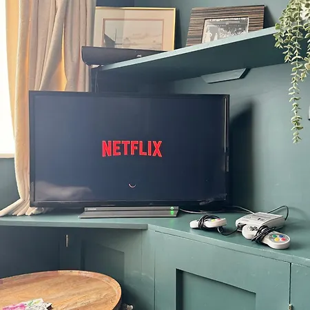 Stylish And Cosy In The Heart Of מאלטון