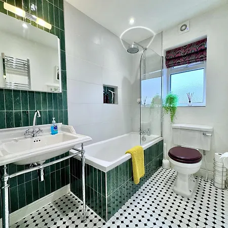 בית נופש Stylish And Cosy In The Heart Of *