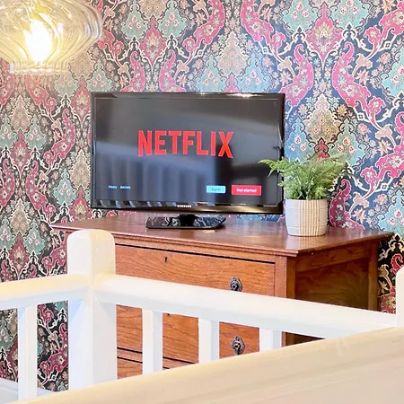 Stylish And Cosy In The Heart Of בית נופש *