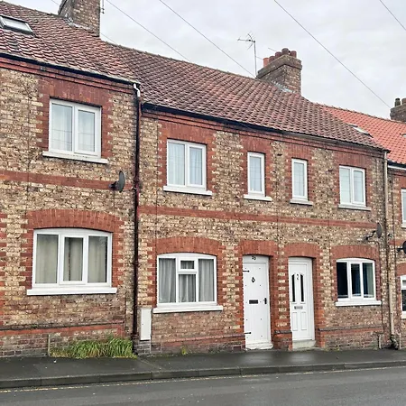 בית נופש Stylish And Cosy In The Heart Of מאלטון